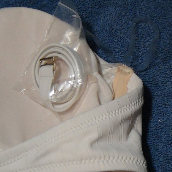 Shade & Shore Womens Ribbed 1-Shoulder Cut-Out Cheeky 1 Piece Swimsuit Ivory Siz - Picture 14 of 16